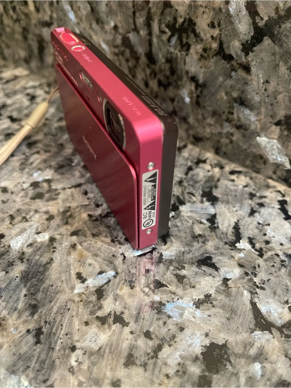 Pink Sony Cybershot DSC-T700 Camera with Battery and Battery Charger